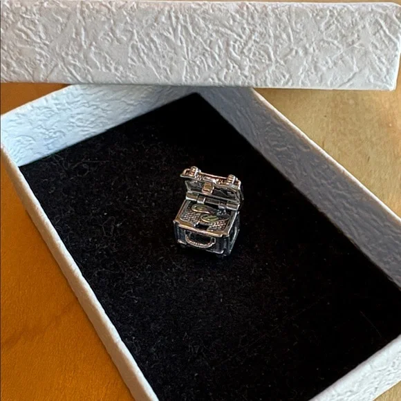 Chamilia Steamer Trunk - Picture 9 of 9